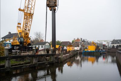 Vervangen kademuur in Ossenzijl