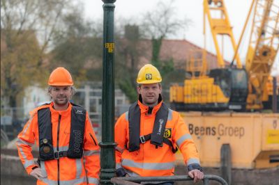 Vervangen kademuur in Ossenzijl