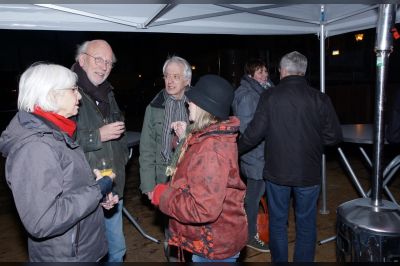 Gezellige borrel voor bewoners Wolwevershaven