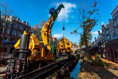 Inzet 2e werkset bij reconstructie kademuren in Utrecht