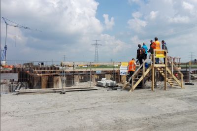 Gezellig druk bij Dag van de Bouw tafelbrug Aduard