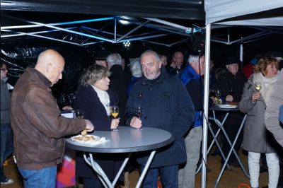 Gezellige borrel voor bewoners Wolwevershaven