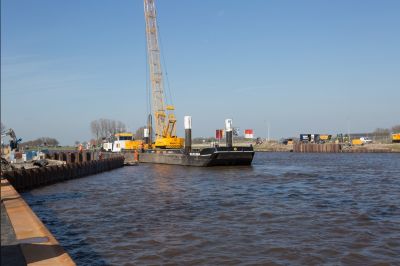 Stalen bouwkuip onderbouw Tafelbrug Aduard gereed