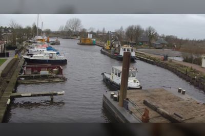 Timelapse van de kadeverbetering Otwegwetering Boskoop