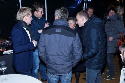 Gezellige borrel voor bewoners Wolwevershaven