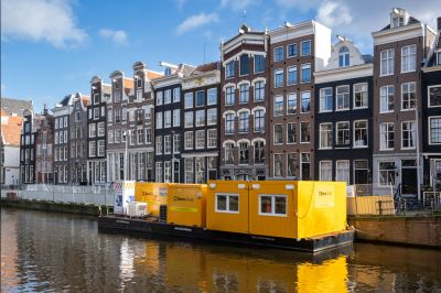 Vernieuwen kademuren in Amsterdam