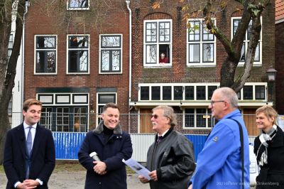 Startsein vervangen kademuren en sluisdeuren Kolksluis van Spaarndam