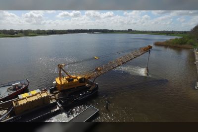 Innovatieve zandsproei-methode bij Molenplas te Haarlem