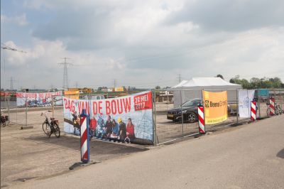 Gezellig druk bij Dag van de Bouw tafelbrug Aduard