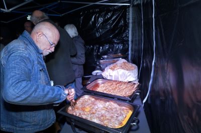 Gezellige borrel voor bewoners Wolwevershaven