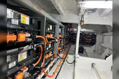 Werkschip MS Karst draait volledig op groene waterstof