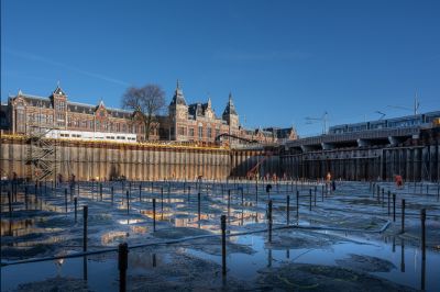 Als een MIJLPAAL boven water: Bouwkuip De Entree helemaal drooggelegd