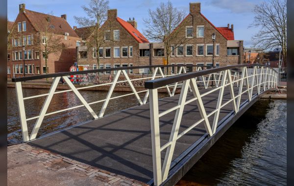 Nieuwe loopbrug Meppel: Vakmanschap, engineering en productie onder één dak