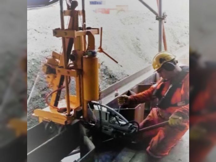 Verplaatsbare boorstatief in ankergording - Beens Groep