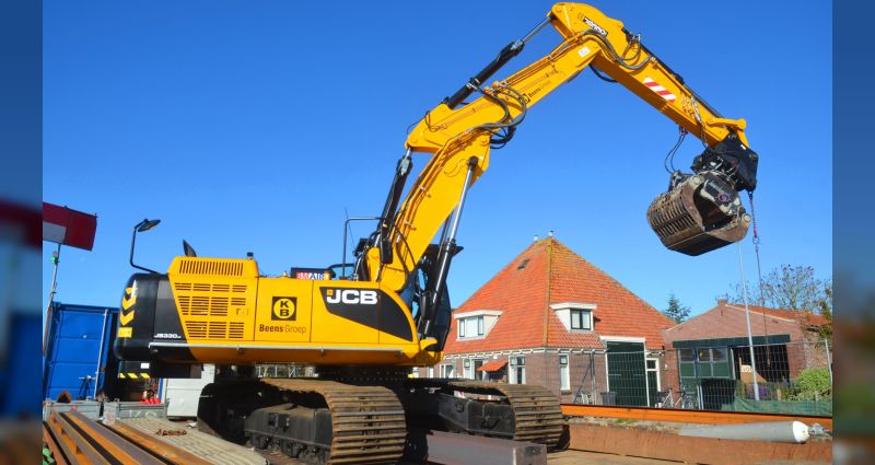 JCB JS330 LC TAB