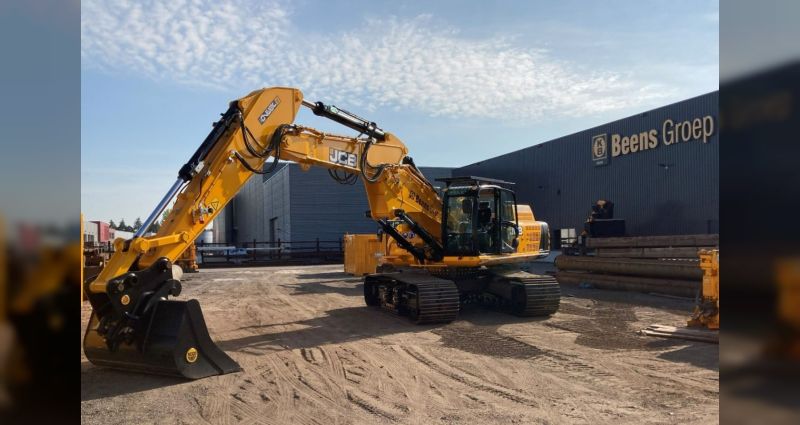 JCB JS 330 LC T4