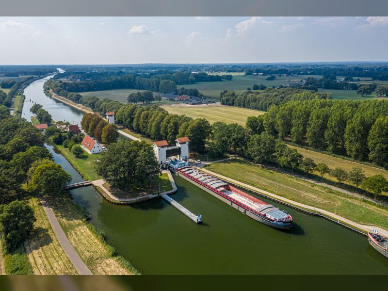 RWS gunt verruiming Twentekanalen aan de Combinatie Van Oord-Hakkers-Beens